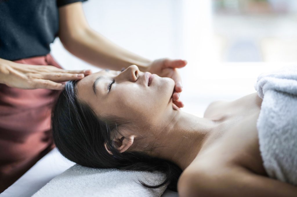 Frau Massage Entspannung